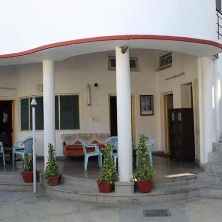 Lakshmi Guest House Ντεχραντούν Εξωτερικό φωτογραφία
